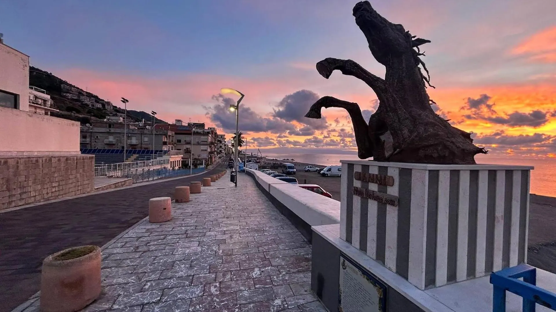 Il Glicine Apartment A 2 Min Dalla Spiaggia Letojanni Italien